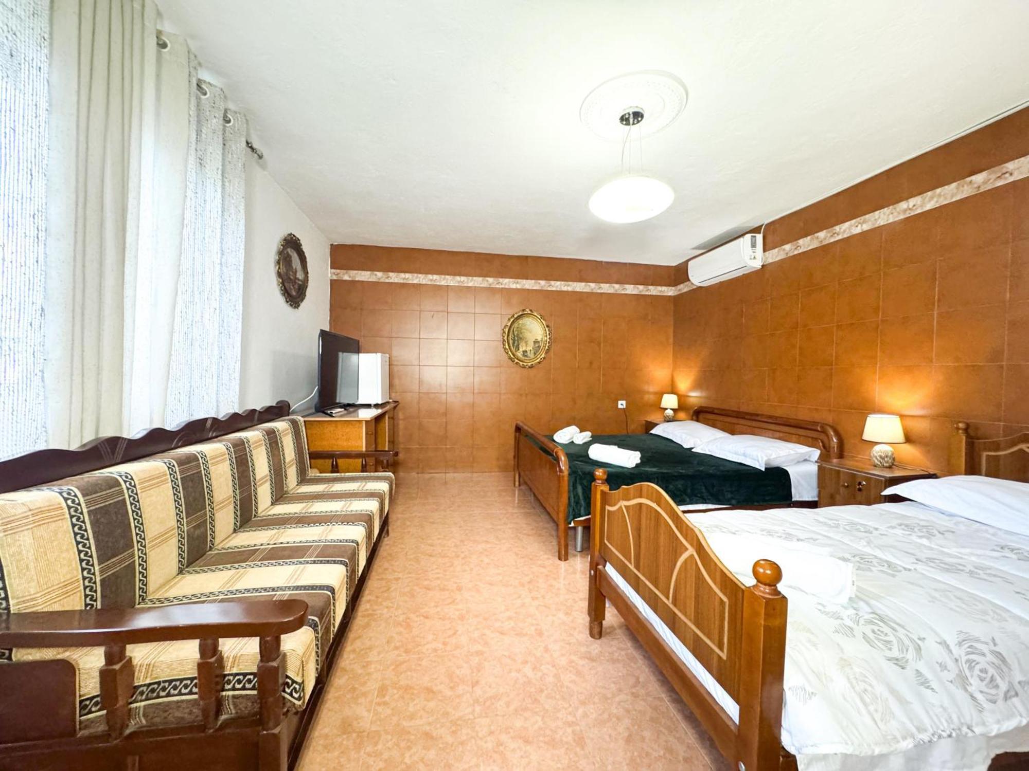 Shkodra Guest House & Trips Shkodër Exterior foto